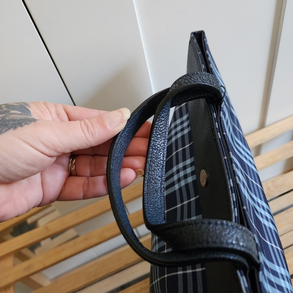 AUTHENTIC NWT Burberry tote bag. - Picture 10 of 11